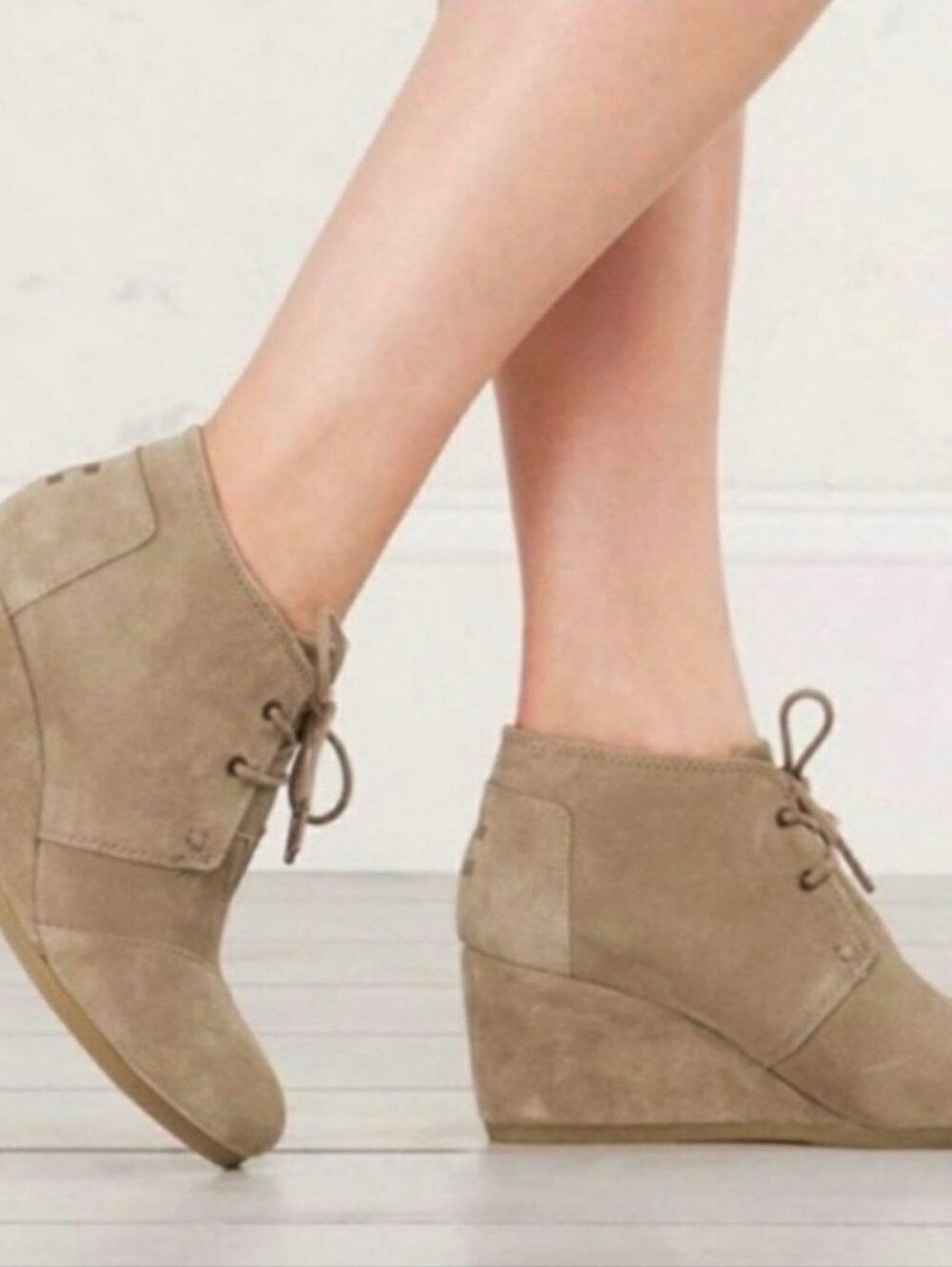 Toms Desert Wedge Taupe / Tan Booties